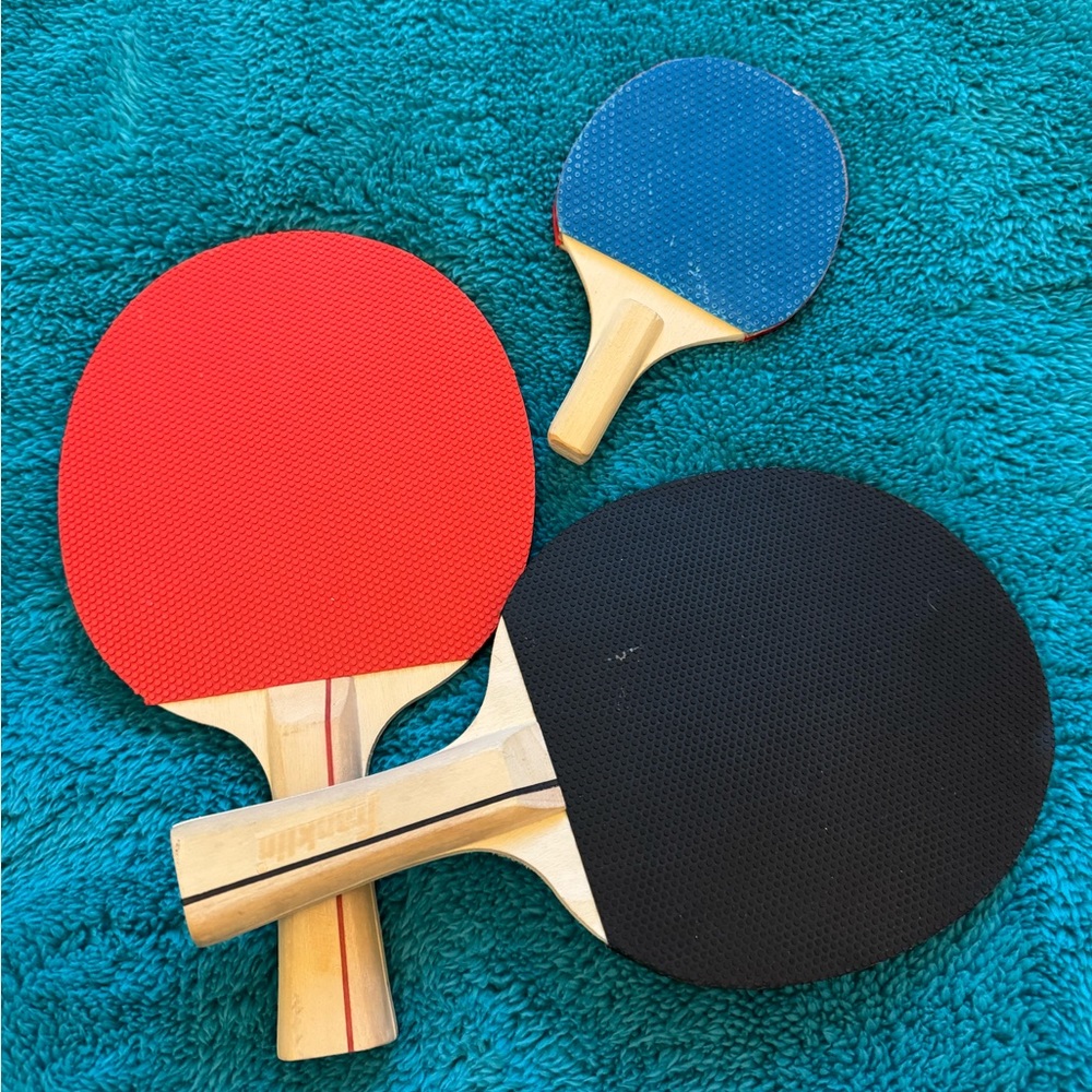 Franklin Ping pong paddles with 1 miniature paddle. Family set.